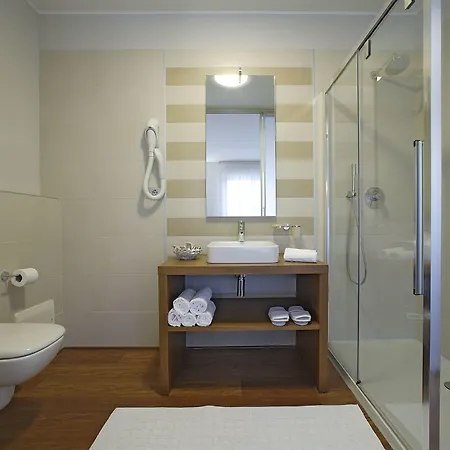 Hotel Park Ermitage & 4*